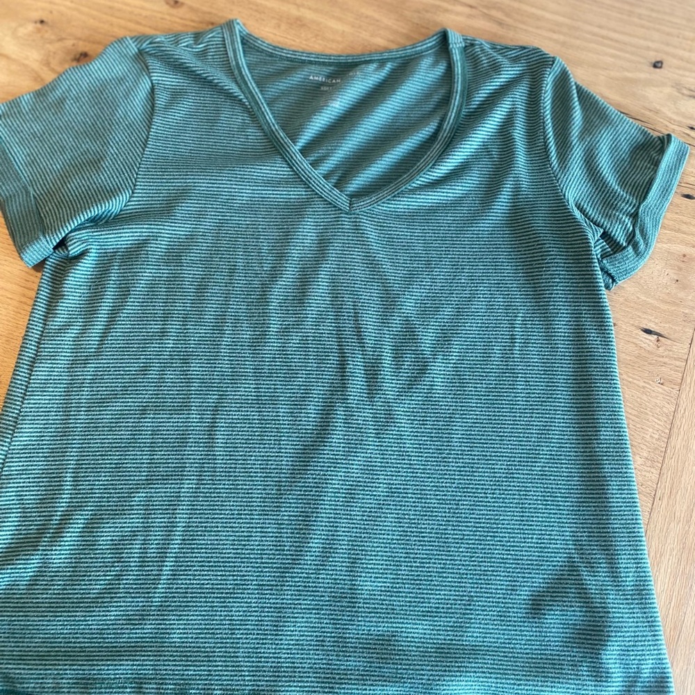 American Eagle Striped Short Sleeve Vneck Tee Shirt ‎ Women’s XL Preloved